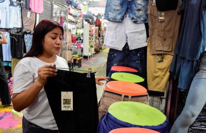 Por las festividades de Navidad y fin de año, las ventas se dinamizan y generan empleos temporales.