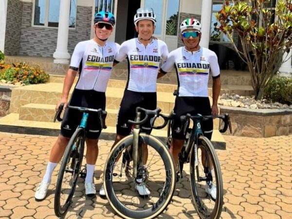 Martín López, Richard Carapaz y Jonathan Caicedo representarán a Ecuador en el Mundial de Ciclismo Ruanda 2025.