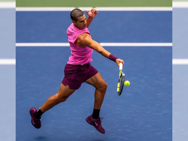 Carlos Alcaraz vence a Darderi y accedió a los octavos