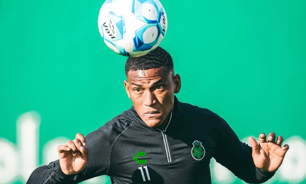 Carlos Gruezo usará el dorsal 11 en Santos Laguna como homenaje a Christian Benítez