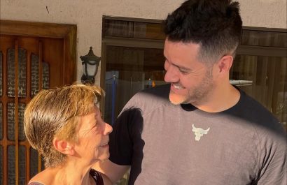 Carlos Luis Andrade confirma el fallecimiento de su madre y conmueve con un mensaje lleno de amor.