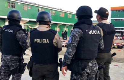 Más de 20 internos fallecidos se reportan en el Centro de Privación de Libertad Nº 1 de Machala, provincia de El Oro. (Referencial-Policía Nacional)