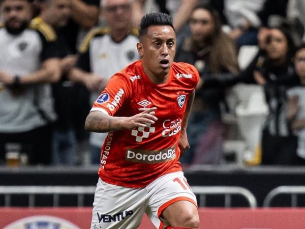 Cienciano anuncia demanda contra Emelec por fichaje de Christian Cueva