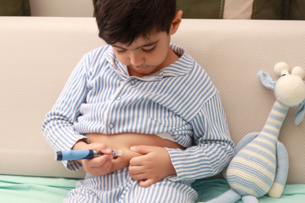 La diabetes tipo 1 se puede presentar en niños de cualquier edad.