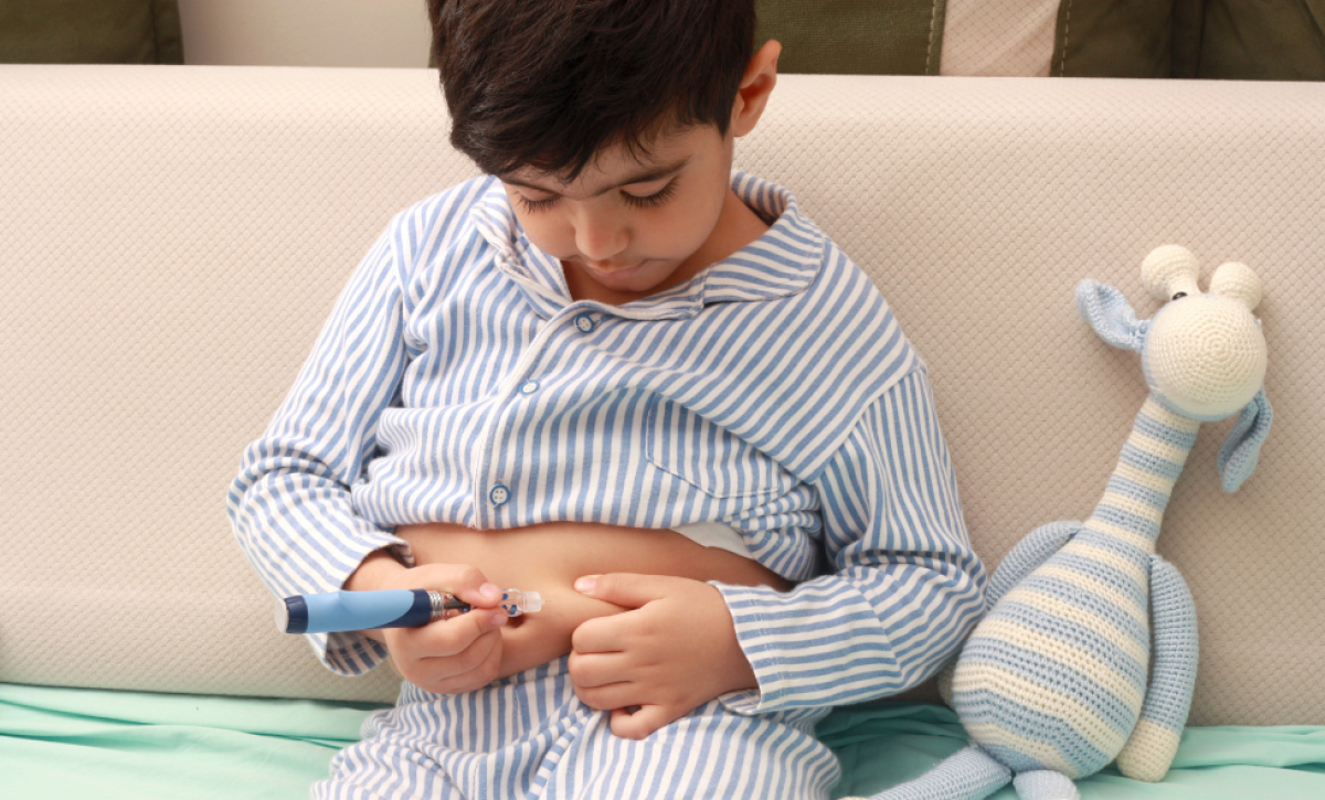 La diabetes tipo 1 se puede presentar en niños de cualquier edad.