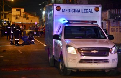 Cinco personas asesinadas dejó un ataque armado registrado en el cantón Durán en la provincia del Guayas. El hecho ocurrió al interior de una vivienda