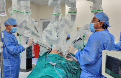 Cirugía robótica, HCAM, Trasplante de riñón, Donante vivo, Innovación médica, Salud Ecuador, Mínima invasión