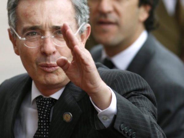 Colegio Colombiano de Juristas alerta sobre irregularidades en la sentencia que condena a Álvaro Uribe a prisión domiciliaria