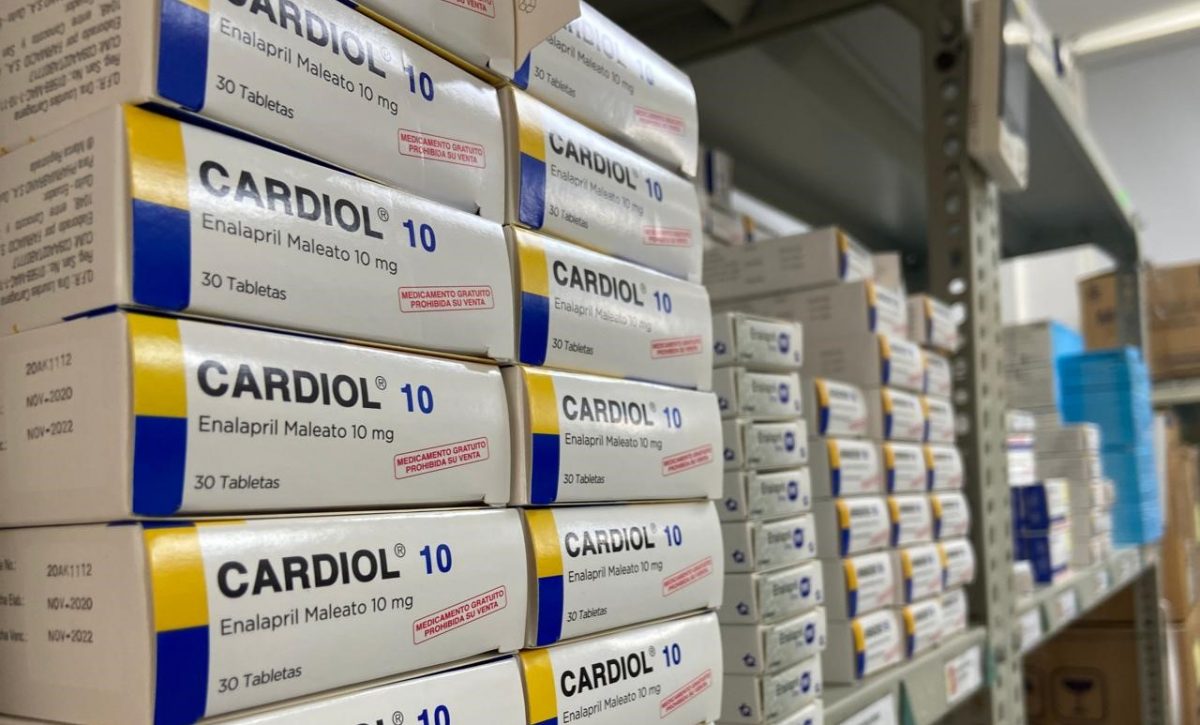 Comisión Nacional Anticorrupción exige a la Contraloría investigar la compra centralizada de medicamentos para el IESS y el MSP.