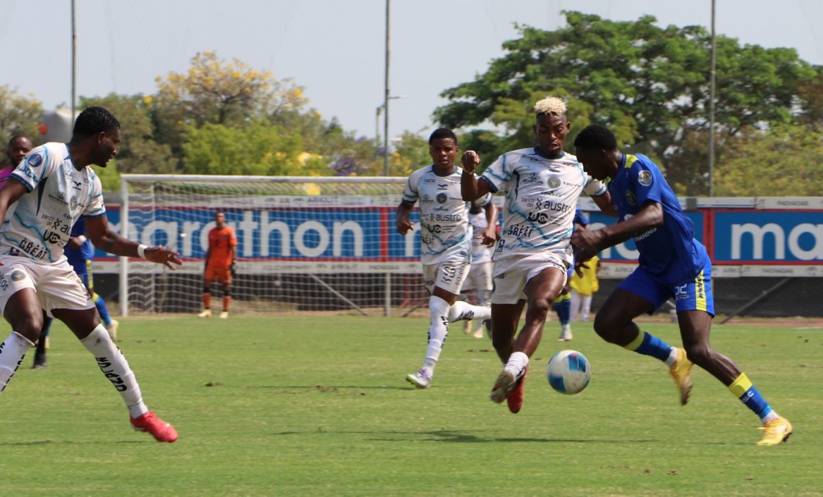 Cuenca Juniors derrota a Mineros en semifinal de ida y es favorito para ascender e ir a la final