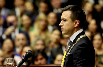 Daniel Noboa baja un puesto en el ranking de mandatarios con mejor imagen positiva en Sudamérica, según consultora.