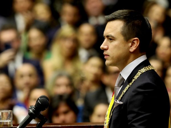 Daniel Noboa baja un puesto en el ranking de mandatarios con mejor imagen positiva en Sudamérica, según consultora.