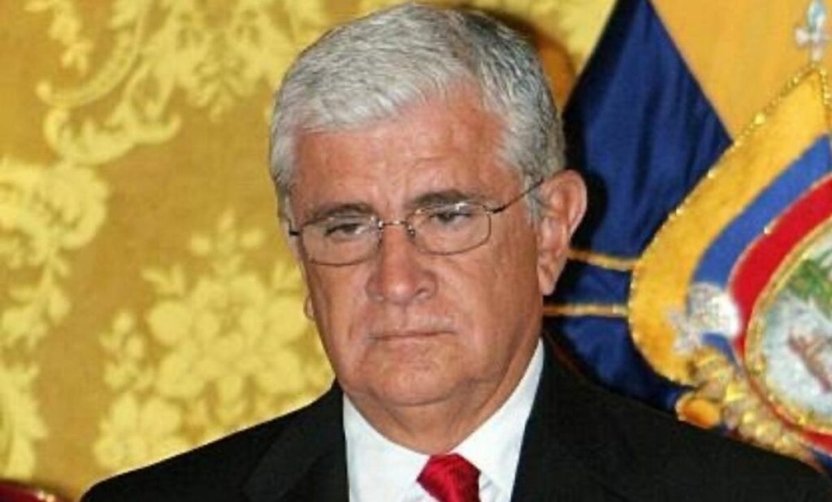 Daniel Noboa decreta dos días de duelo por el fallecimiento de Alfredo Palacio