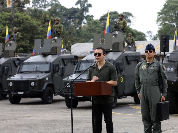 Daniel Noboa entregó 35 vehículos blindados para fortalecer lucha contra el crimen organizado en Los Ríos