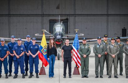 Daniel Noboa y Kristy Noem inspeccionaron en Salinas áreas de cooperación militar