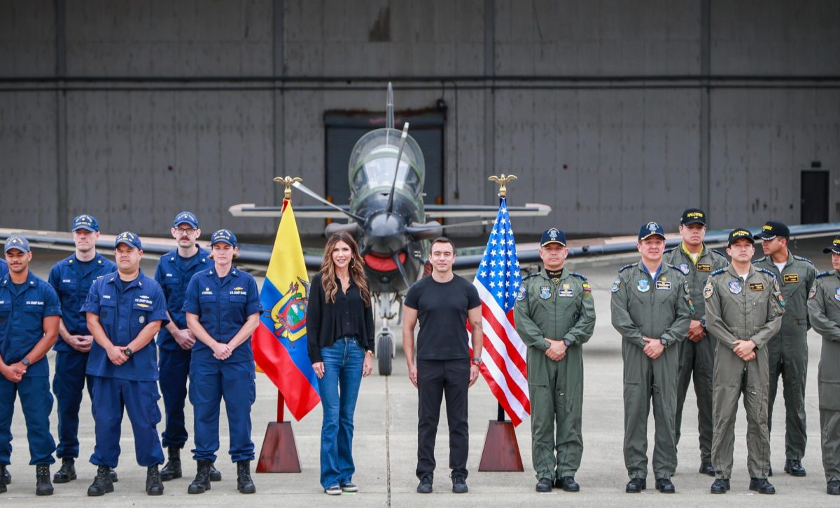 Daniel Noboa y Kristi Noem inspeccionaron en Salinas áreas de cooperación militar para reforzar la defensa nacional