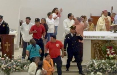 Darío Macas, alcalde de la ciudad de Machala, en la provincia de El Oro estaba en una iglesia y en los exteriores se registró un ataque armado que dejó un fallecido.
