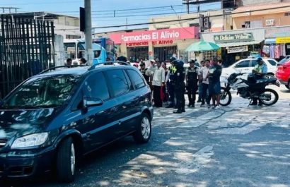 De varios disparos asesinaron a un hombre en los exteriores del Hospital Teodoro Maldonado Carbo, en el sur de Guayaquil.