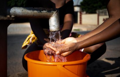 Defensoría del Pueblo investigará posible contaminación del agua en Guayaquil.