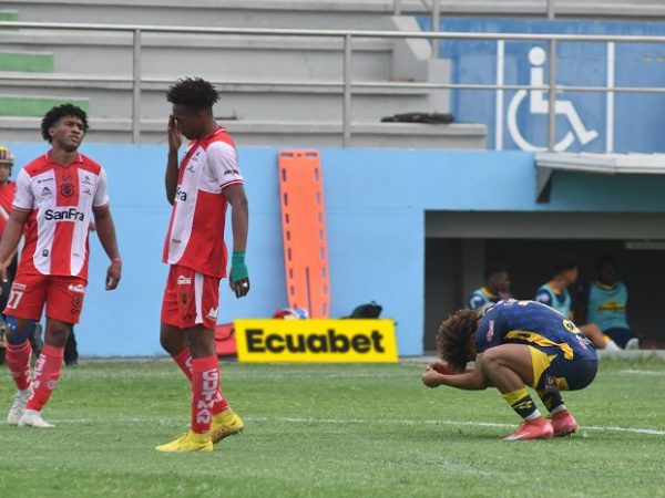 Delfín pierde en casa y complica en la tabla de posiciones