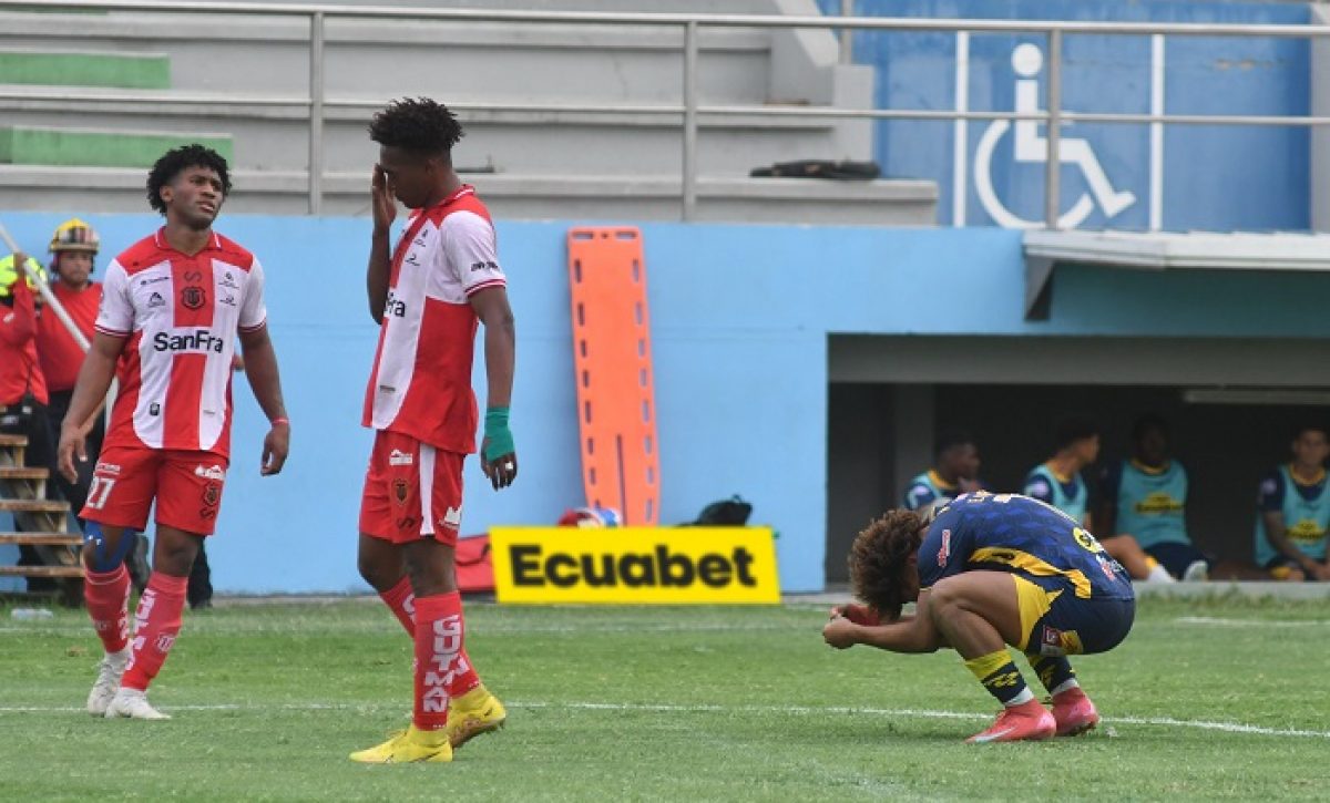 Delfín pierde en casa y complica en la tabla de posiciones