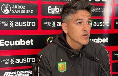 Deportivo Cuenca anuncia fin del ciclo de Norberto Araujo en el banquillo