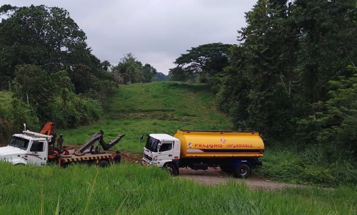 Detectan perforación clandestina en el poliducto Esmeraldas-Santo Domingo; una patrulla militar reportó el hallazgo
