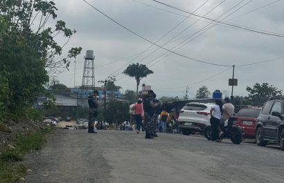 Deterioro de la vía a la cárcel Bellavista se agrava tras las primeras lluvias en Santo Domingo