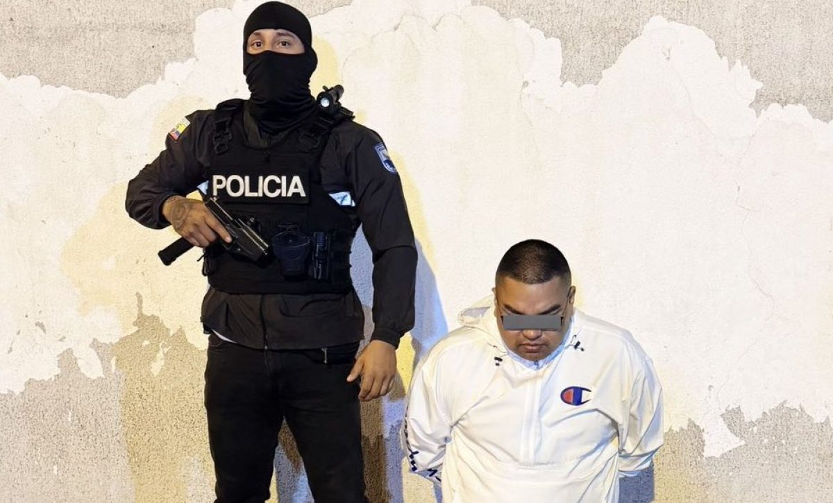 Detienen a agente de la ATM Guayaquil con supuestos documentos falsos y arma; alcalde Aquiles Alvarez se pronuncia