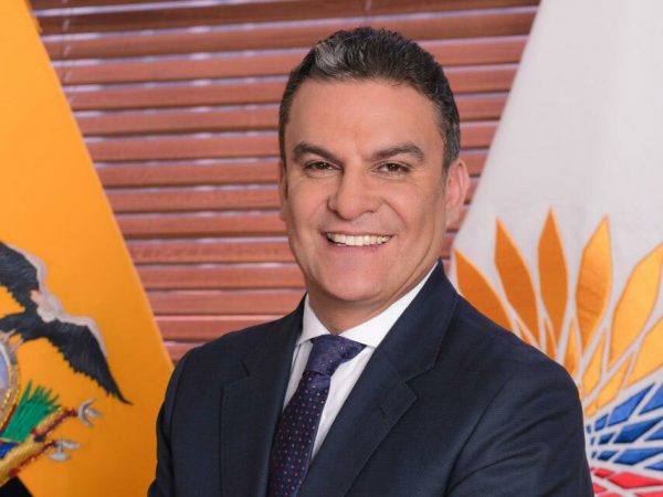 Detienen en Florida, Estados Unidos, al exministro José Serrano ¿Por qué está en custodia ICE