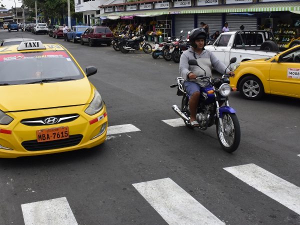 Día de los Fieles Difuntos Portoviejo cierra vías y despliega operativos para el acceso a cementerios. (El Diario)
