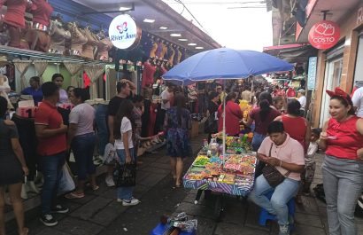 Diciembre extiende horarios y aumenta la afluencia en el comercio de Santo Domingo