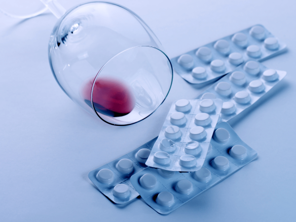 Alcohol y medicamentos: un peligroso vínculo que puede afectar tu salud