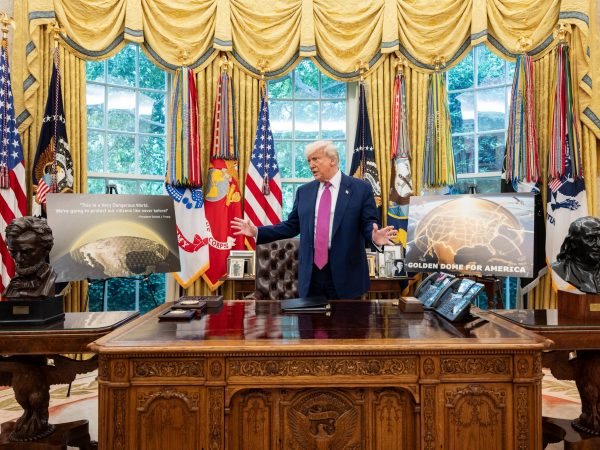 Donald Trump oficializa la construcción del sistema de defensa antimisiles “Domo Dorado” para proteger Estados Unidos