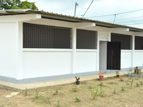 Dos instituciones educativas de Manabí recibieron obras integrales que transformaron sus entornos.