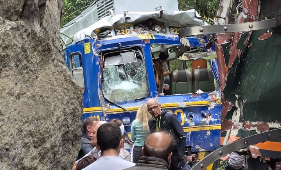 Dos trenes turísticos operados por las empresas PeruRail e Inca Rail colisionaron frontalmente este martes 30 de diciembre de 2025.