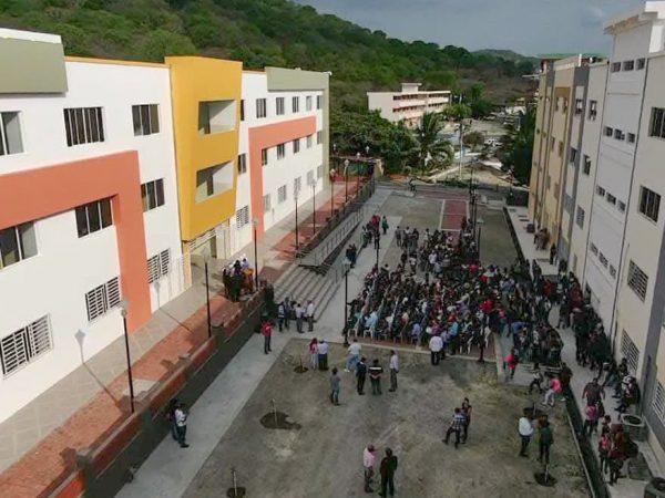 Con los recursos de la Ley de Solidaridad, la UTM construyó varios edificios afectados el 16A.