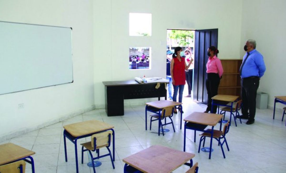 ESCUELA-MUISNE-696x391-1