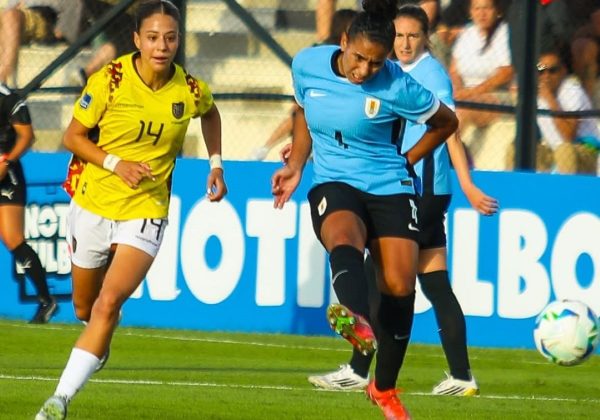 Ecuador le sacó un punto a Uruguay al igualar sin goles en Montevideo.