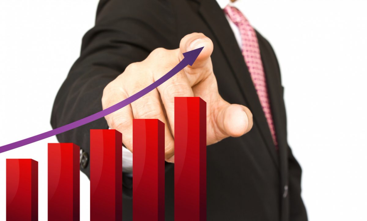 Ecuador mejora perfil financiero Fitch Ratings eleva su calificación y destaca la recuperación económica del país.