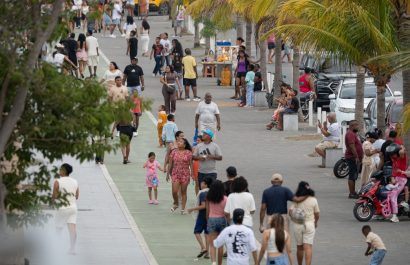 Ecuador registró un movimiento millonario de dinero durante el feriado de Año Nuevo, según cifras oficiales. (API)