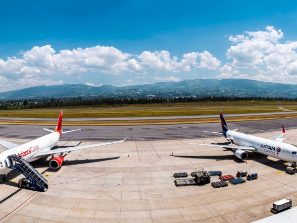 Ecuador se encuentra entre los países de Sudamérica con los vuelos domésticos más caros de la región. (Quiport)