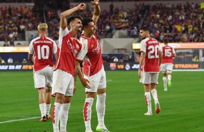 El Arsenal FC, con el defensa ecuatoriano Piero Hincapié en la alineación titular, goleó 3-0 al Slavia Praga este martes 4 de noviembre de 2025.