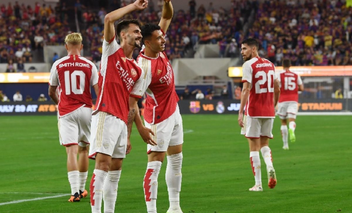 El Arsenal FC, con el defensa ecuatoriano Piero Hincapié en la alineación titular, goleó 3-0 al Slavia Praga este martes 4 de noviembre de 2025.