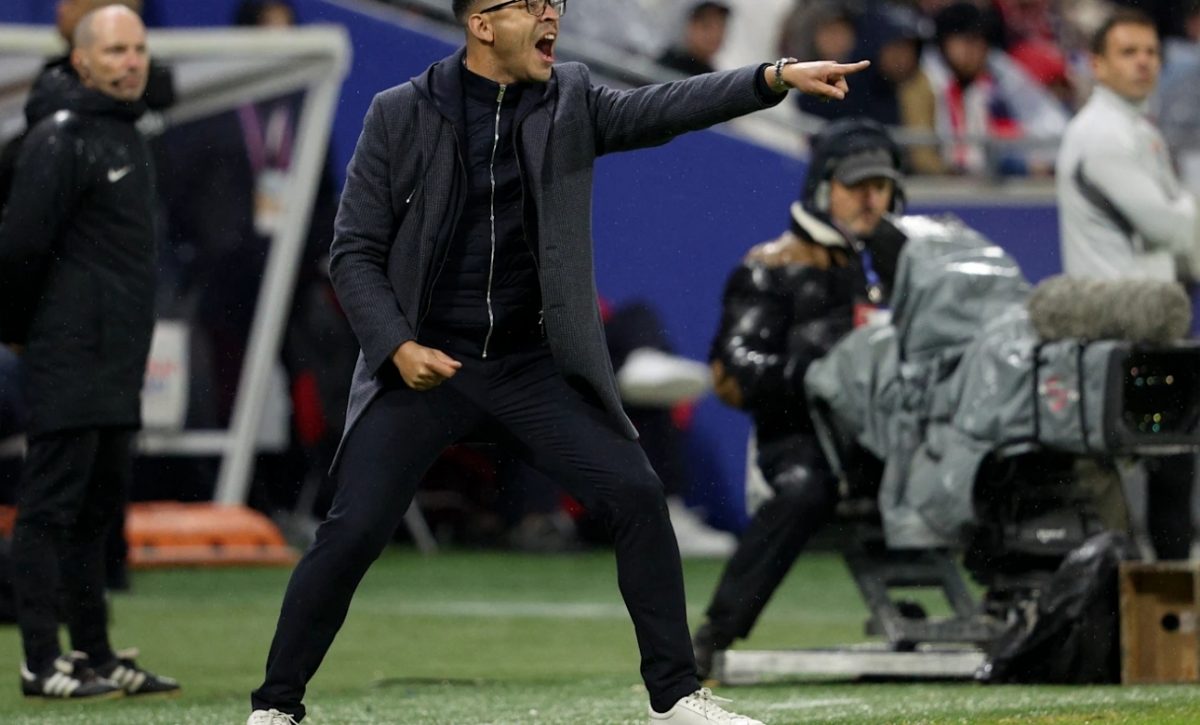 El Chelsea de Moisés Caicedo apuesta por Liam Rosenior para liderar su proyecto deportivo hasta 2032