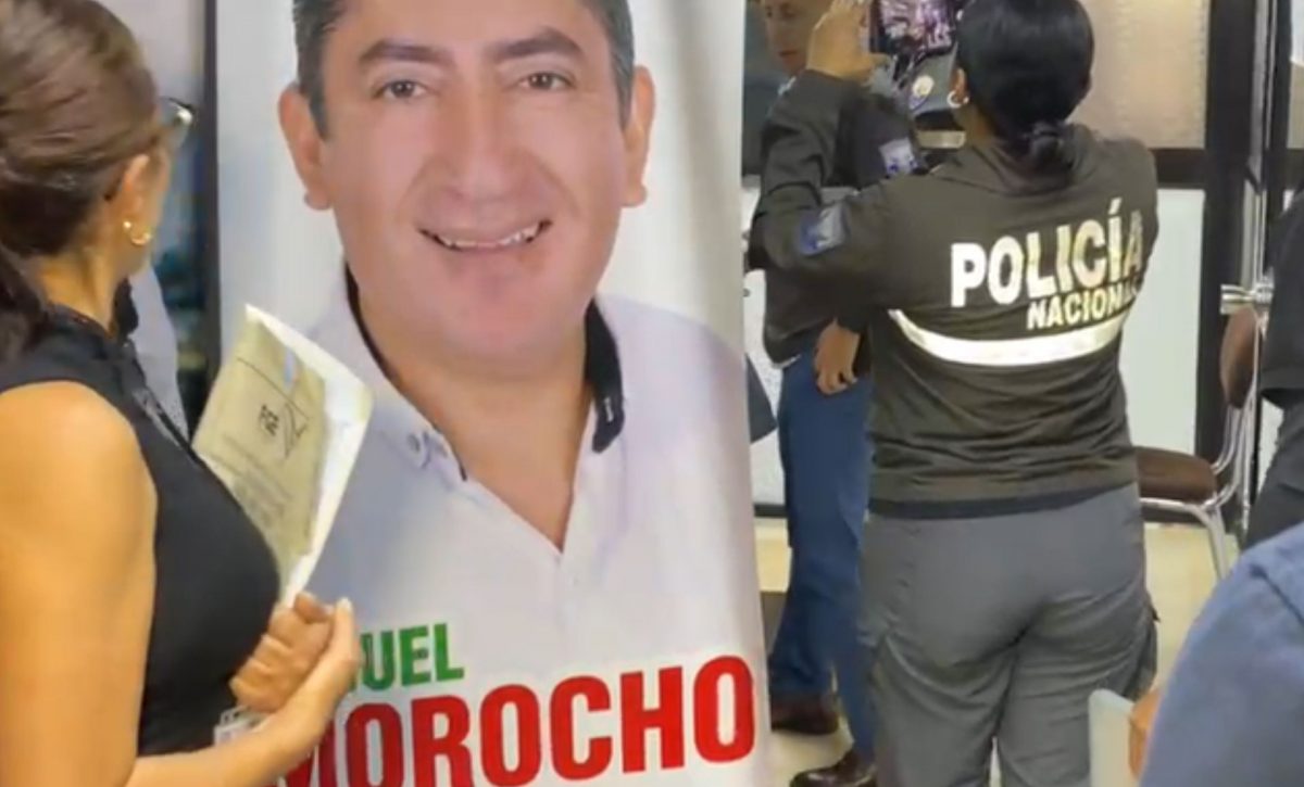 El Concejo Municipal revisa las inasistencias del concejal Miguel M., buscado por Interpol, quien acumula tres sesiones sin conexión mientras avanza un proceso penal.