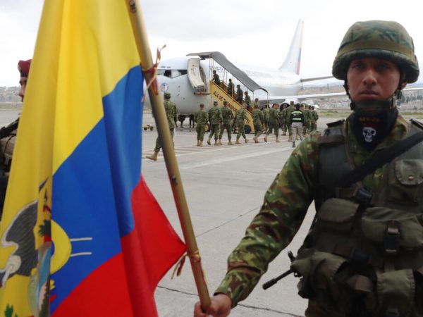 El Ejército de Ecuador despliega 1.750 soldados en nueve provincias del país para combatir el crimen organizado