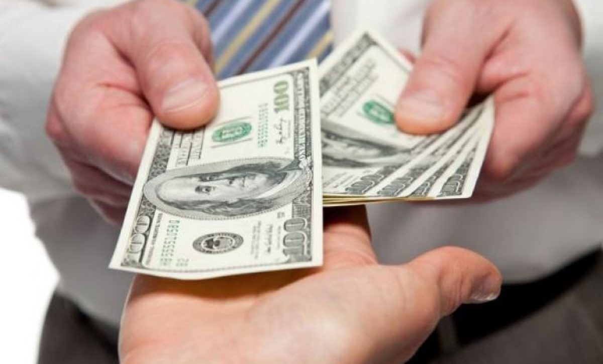 El Gobierno, a través del Ministerio de Economía y Finanzas, analiza cuatro escenarios de incremento salarial para cerca de 400 mil funcionarios públicos.