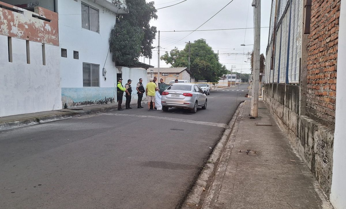 El carro en el que se movilizaba Gonzalo Zamora fue interceptado por los sicarios.