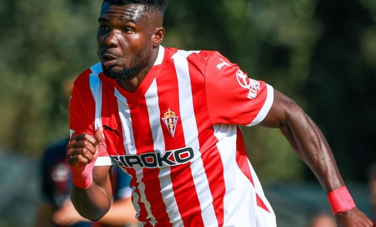 El delantero ecuatoriano Jordy Caicedo, actualmente en el Sporting Gijón de la segunda división española, reforzaría a Barcelona SC.